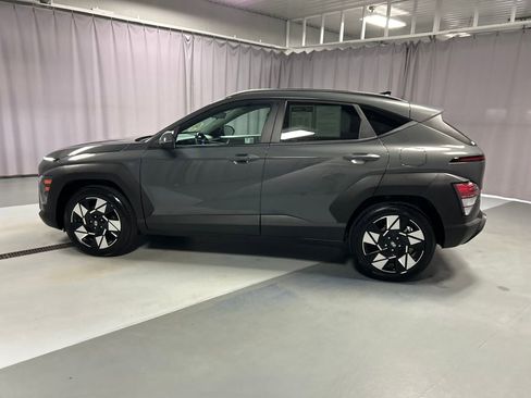 Used 2025 Hyundai Kona SEL FWD image 4