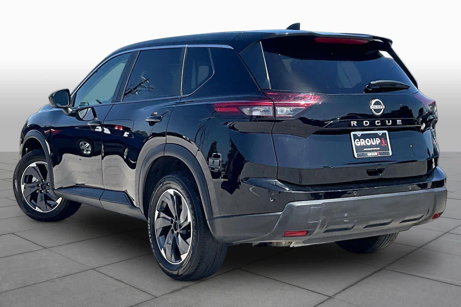 Used 2025 Nissan Rogue SV FWD image 12