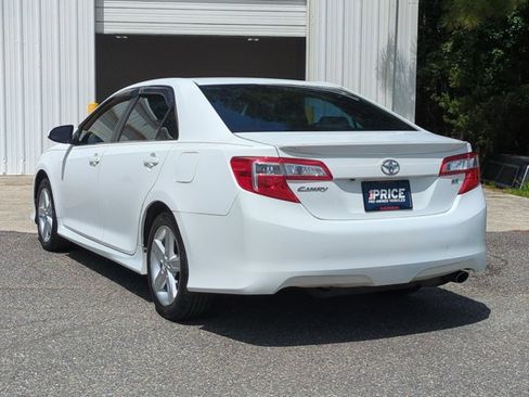 Used 2014 Toyota Camry SE FWD image 8