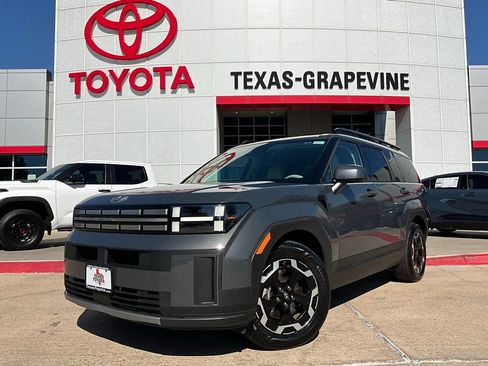 Used 2025 Hyundai Santa Fe SEL image 2