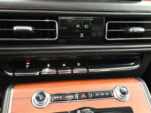 Used 2021 Lincoln Aviator Reserve w/ Equipment Group 202A image 16