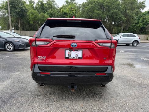 Used 2021 Toyota RAV4 SE w/ Weather & Moonroof Package AWD/4WD image 8