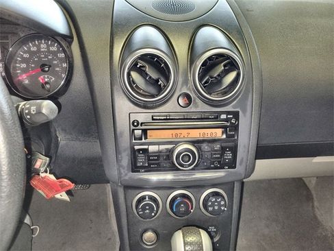 Used 2011 Nissan Rogue S image 16