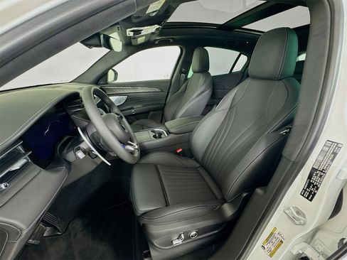 New 2025 Maserati Grecale GT image 21