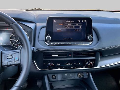 Used 2025 Nissan Rogue SV w/ SV Premium Package FWD image 7