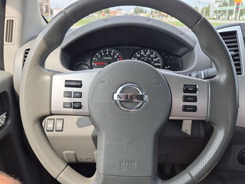 Used 2018 Nissan Frontier SV AWD/4WD image 14
