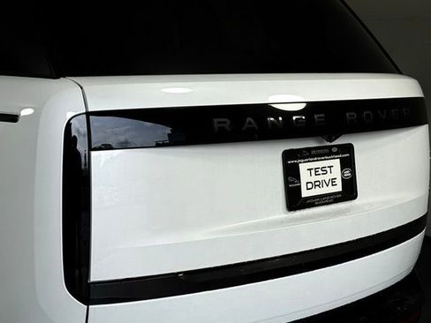 New 2026 Land Rover Range Rover Long Wheelbase SE AWD/4WD image 16