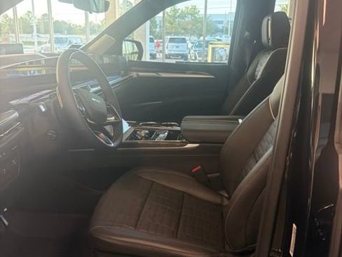 Used 2026 Cadillac Escalade V AWD/4WD image 3