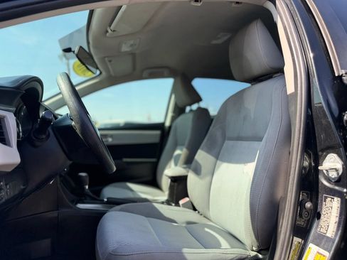 Used 2016 Toyota Corolla LE FWD image 9