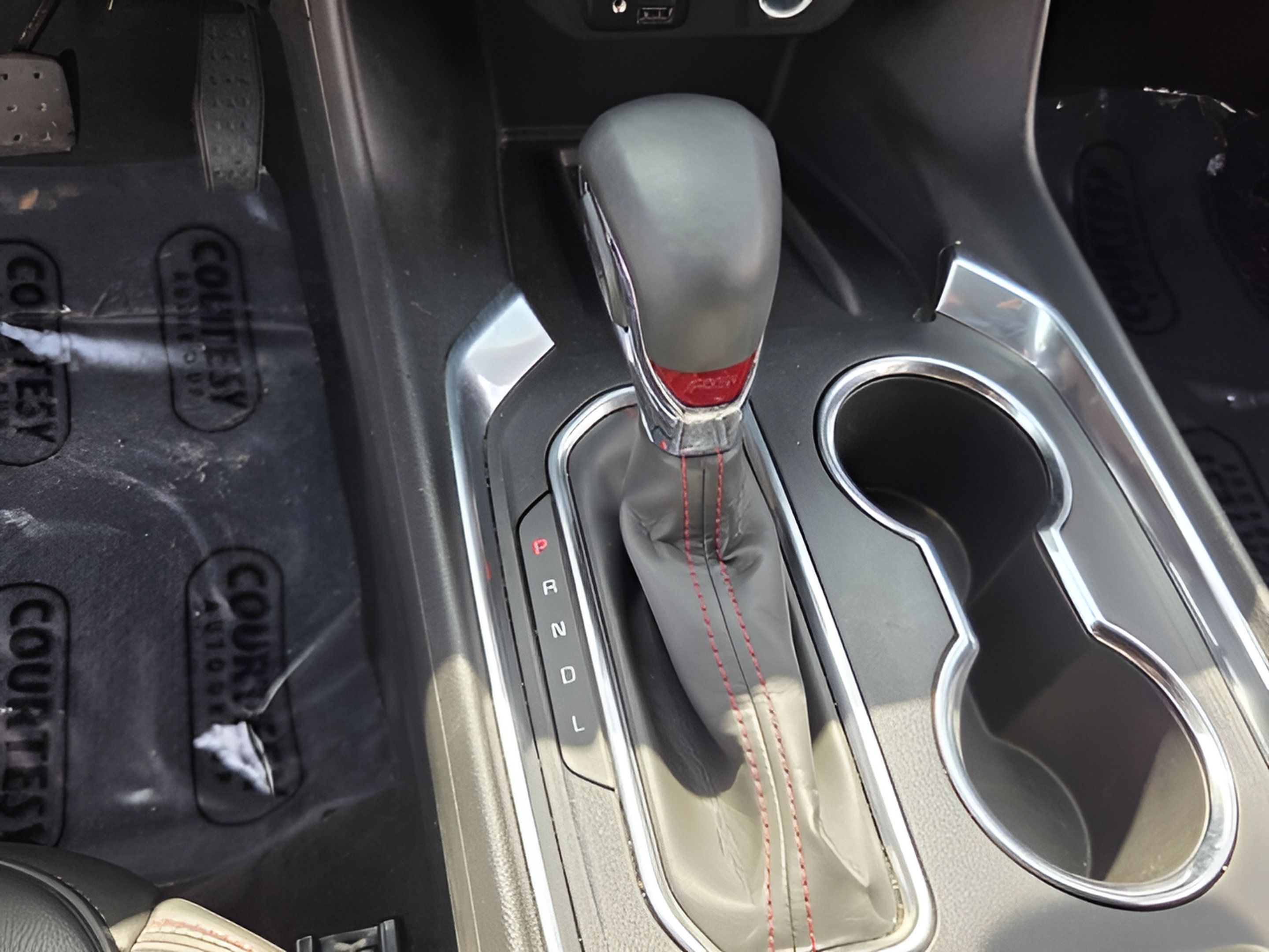 Used 2023 Chevrolet Traverse RS FWD image 21
