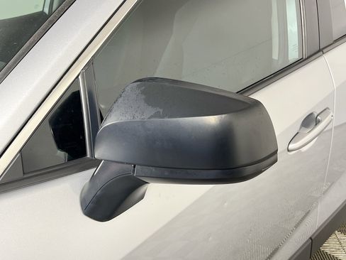 Used 2021 Toyota RAV4 LE image 13