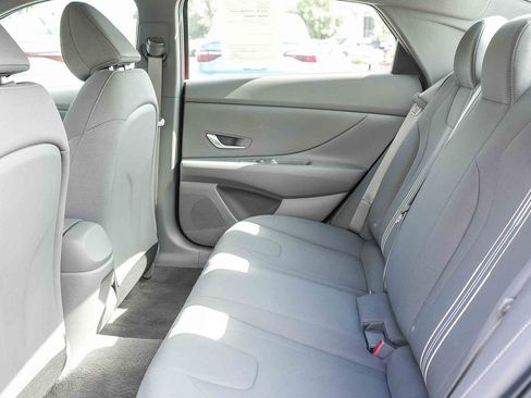 Used 2024 Hyundai Elantra SEL FWD image 18
