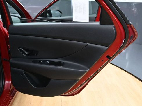Used 2025 Hyundai Elantra Sport FWD image 31