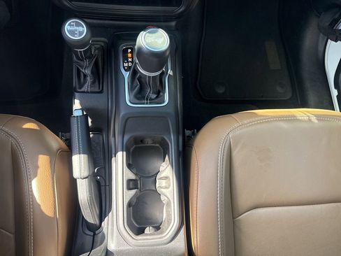 Used 2023 Jeep Wrangler Unlimited Sahara image 24