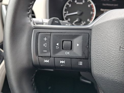 Used 2025 Nissan Rogue SV image 20