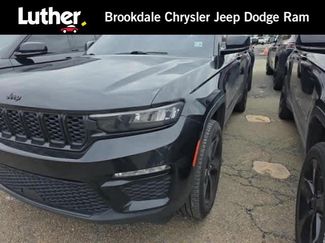 Used 2023 Jeep Grand Cherokee Limited w/ Black Appearance Package video 1