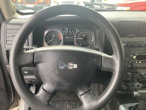 Used 2006 HUMMER H3 image 10