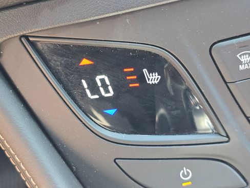 Used 2018 Buick Envision Essence AWD/4WD image 30