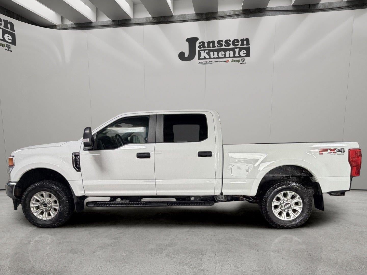 Used 2020 Ford F250 XL w/ STX Appearance Package AWD/4WD image 1