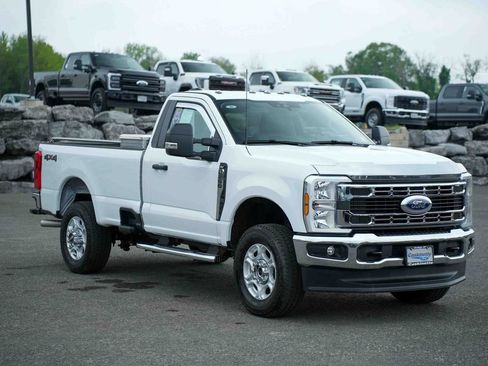 Used 2026 Ford F250 XLT AWD/4WD image 3