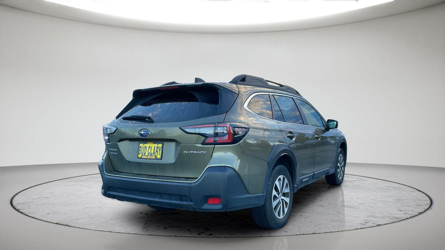 Used 2023 Subaru Outback Premium AWD/4WD image 5
