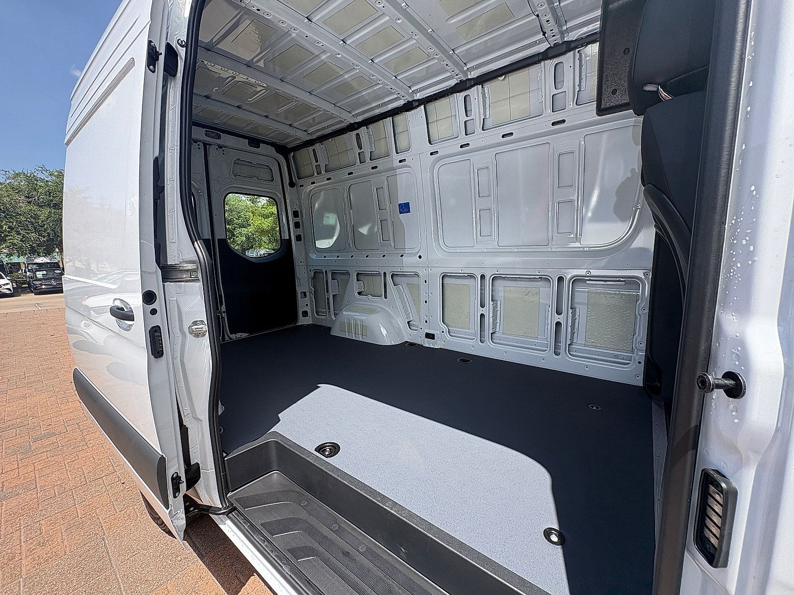 New 2026 Mercedes-Benz Sprinter 2500 image 21