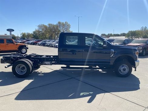 Used 2022 Ford F350 XL w/ Power Equipment Group image 8