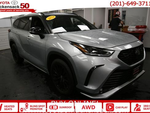 Certified 2024 Toyota Highlander XSE image 1