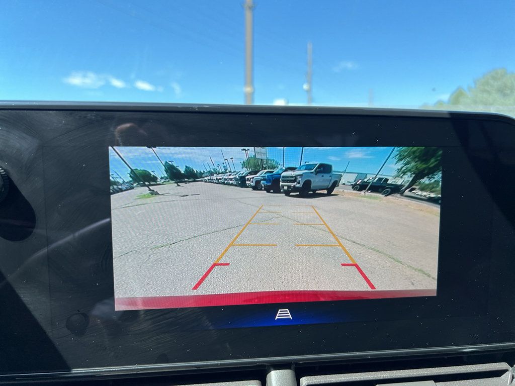 Used 2025 Chevrolet Trax LT w/ Driver Confidence Package FWD image 25
