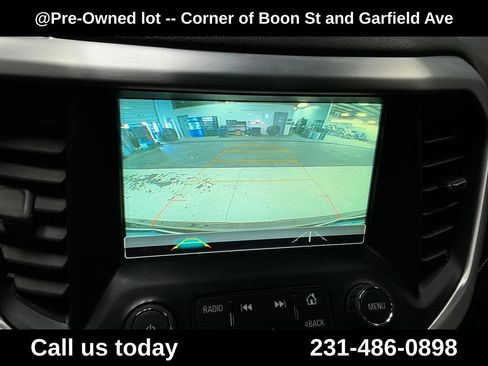 Used 2019 GMC Acadia SLT AWD/4WD image 24