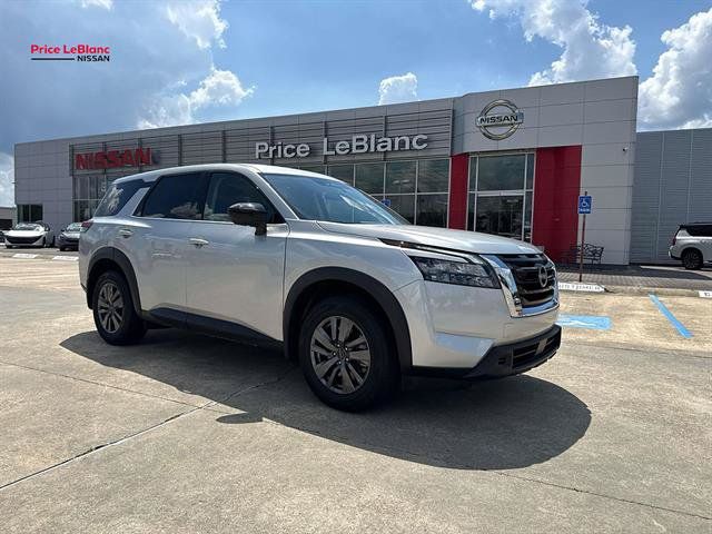 Certified 2025 Nissan Pathfinder S FWD image 1