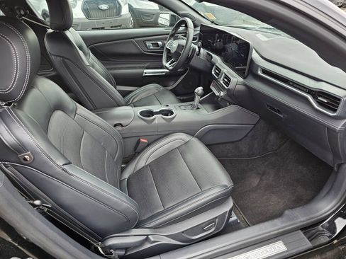 Used 2025 Ford Mustang GT Premium RWD image 12