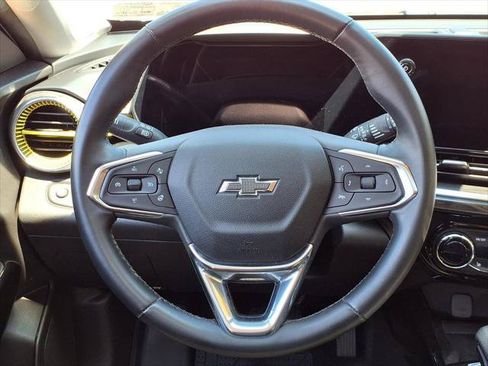 Used 2024 Chevrolet Trax ACTIV w/ Sunroof Package FWD image 14