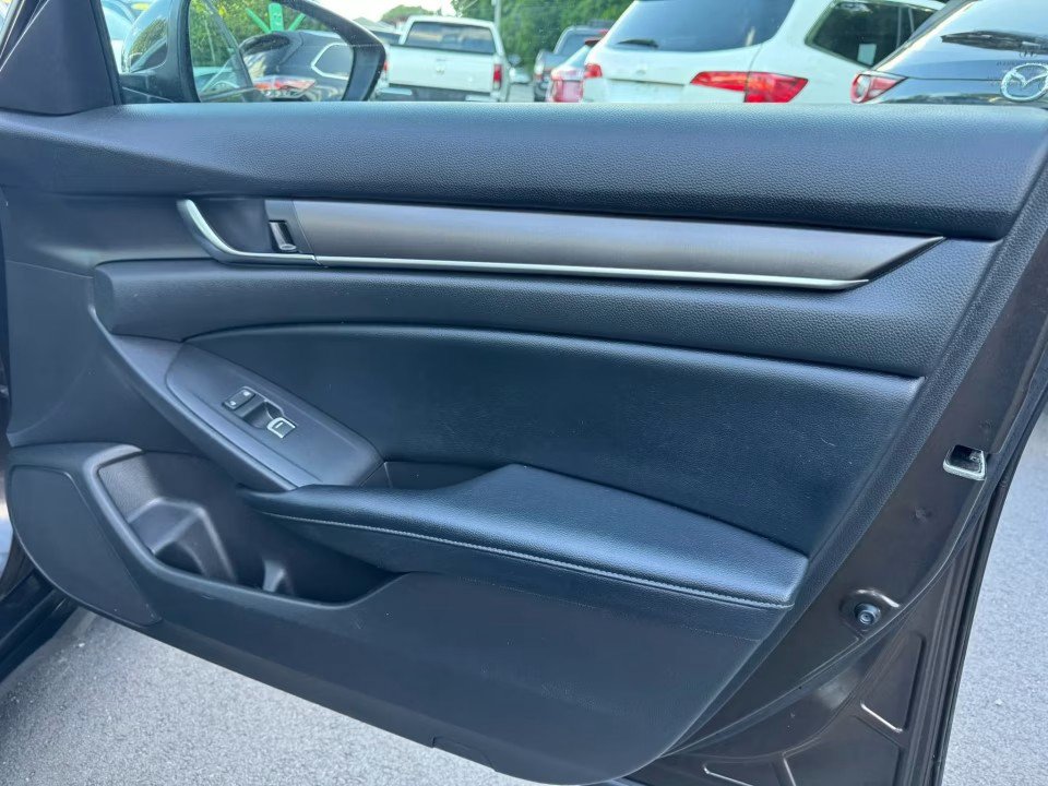 Used 2018 Honda Accord LX image 19
