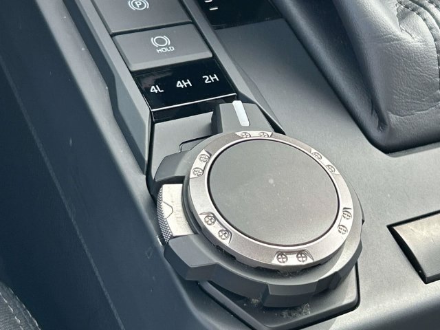 Used 2025 Toyota Tacoma SR AWD/4WD image 31