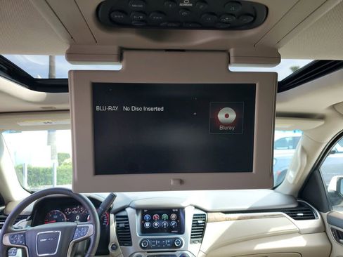 Used 2015 GMC Yukon Denali w/ Premium Package image 14