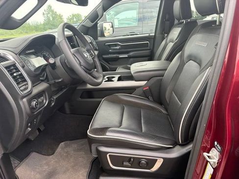 Used 2025 RAM 1500 Laramie AWD/4WD image 4