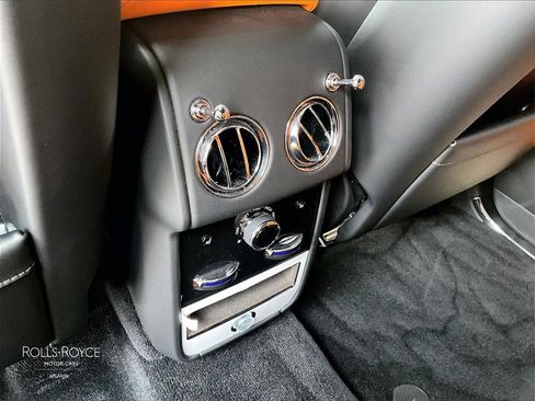 Certified 2025 Rolls-Royce Cullinan image 30