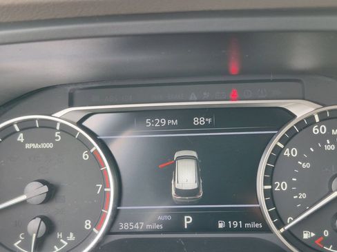 Used 2023 Nissan Rogue SV AWD/4WD image 13