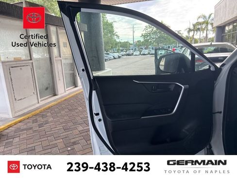 Certified 2022 Toyota RAV4 LE AWD/4WD image 19