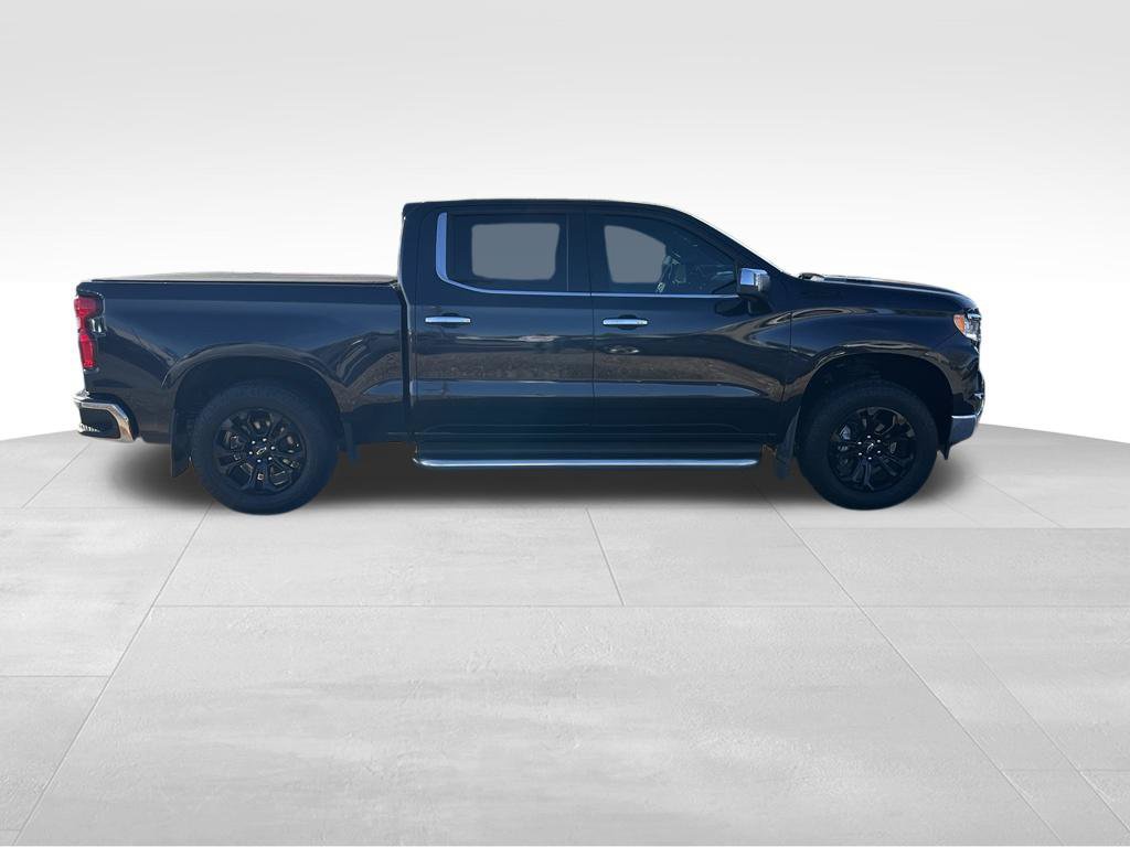 Used 2023 Chevrolet Silverado 1500 LTZ w/ LTZ Premium Package AWD/4WD image 8