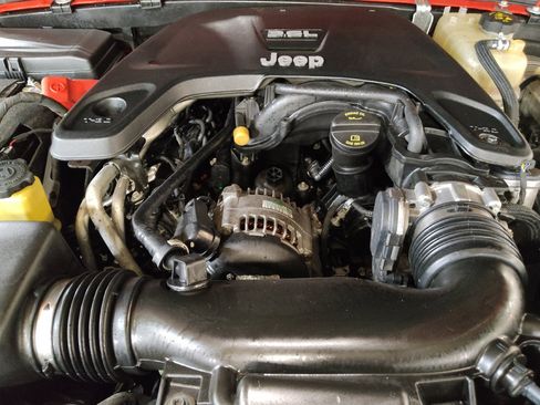 Used 2018 Jeep Wrangler Unlimited Sport AWD/4WD image 30