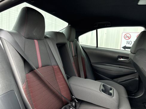 Used 2023 Toyota Corolla SE image 39