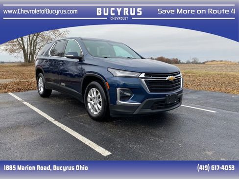 Used 2022 Chevrolet Traverse LS image 1