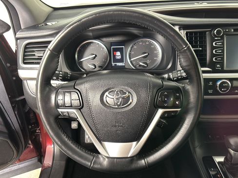 Used 2017 Toyota Highlander Limited w/ Carpet Mat Package AWD/4WD image 29