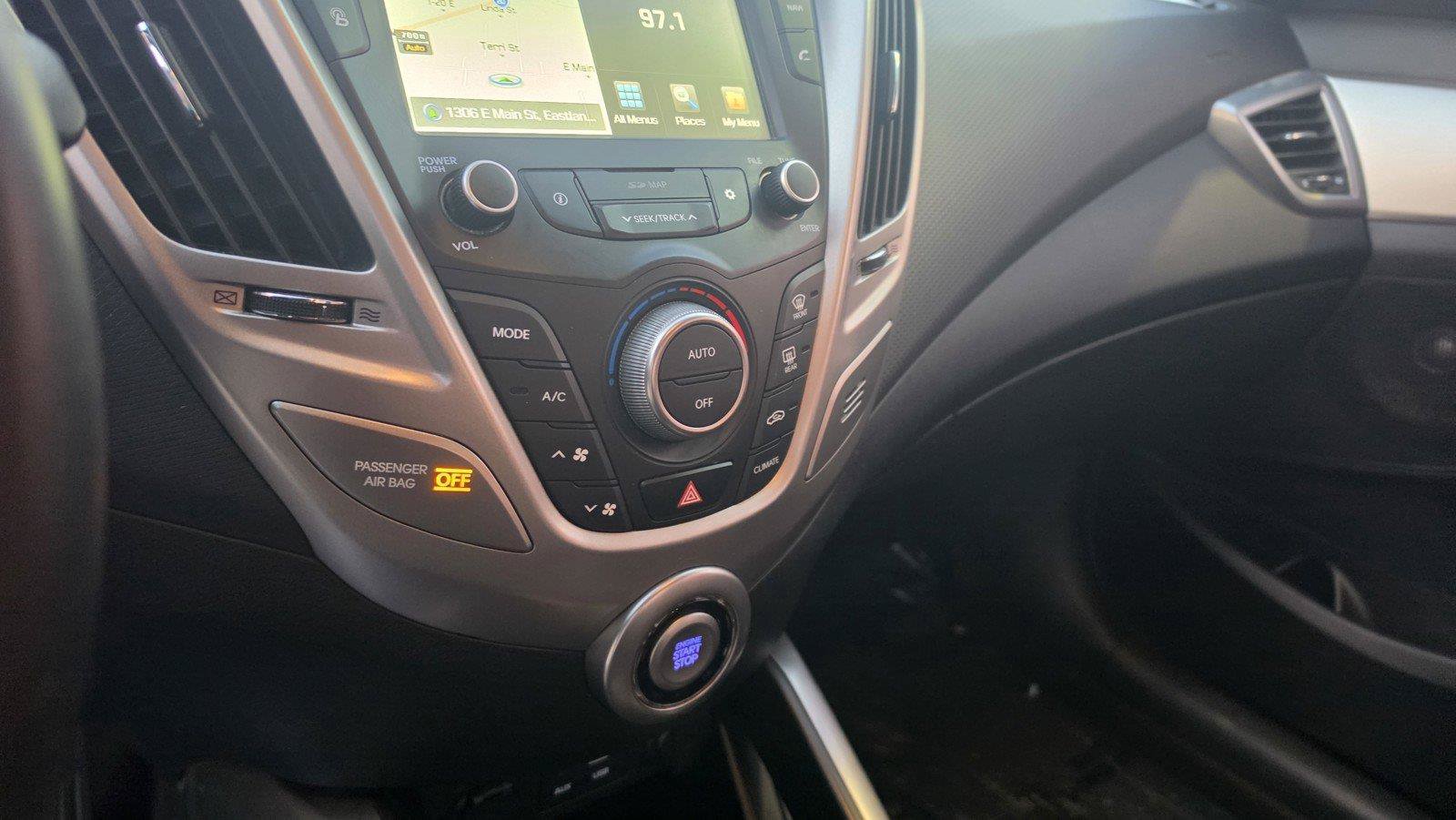 Used 2017 Hyundai Veloster Value Edition FWD image 19