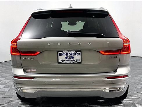 Used 2023 Volvo XC60 B5 Plus AWD/4WD image 4