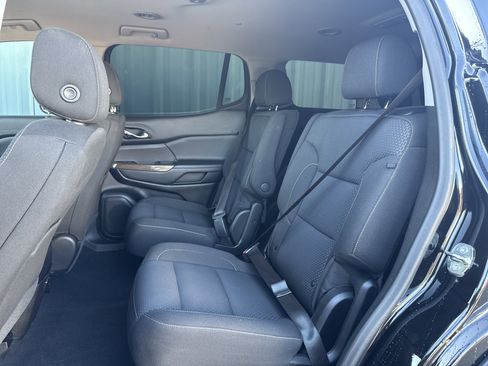 Used 2023 GMC Acadia SLE image 21