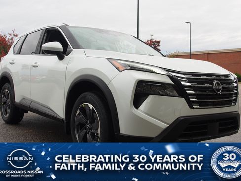 Used 2026 Nissan Rogue SV FWD image 1
