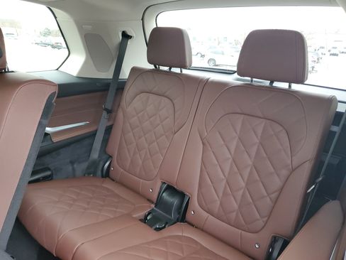 New 2026 BMW X7 xDrive40i w/ Premium Package image 26